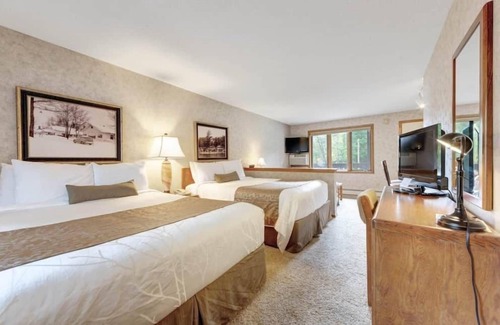 Eagle River Cabin | Chanticleer Inn