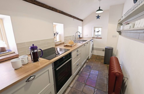 Warham Cottage | Chapel Cottage, Sleeps 6, Nr to Wells. EVCP, WiFi, Garden, Great for families