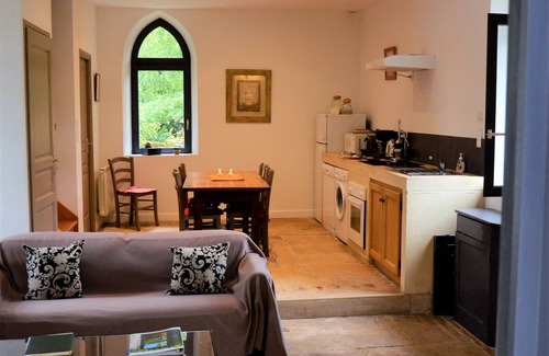 Retz-en-Valois Agglomeration Cottage | Chapel dating from 1810, restored in charming cottage.