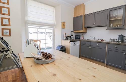 Bowness-on-Windermere Cottage | CHAPEL REST, family friendly in Bowness-On-Windermere