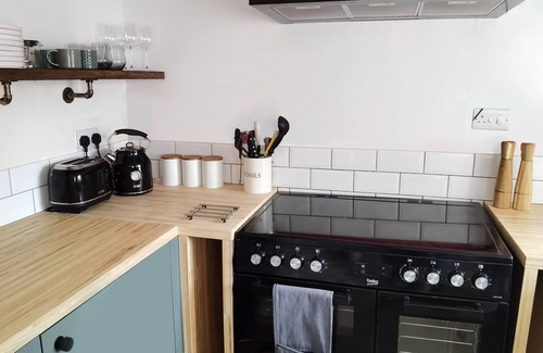 Roche House | Character cottage in centre of Cornwall with sun trap garden