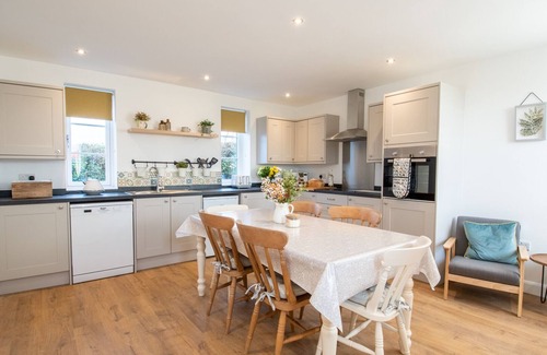 Ellastone House | Character Cottage Peak District & Alton Towers