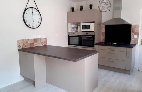 Saint-Gervais-la-Foret Cottage | Character cottage (15 people) near Blois