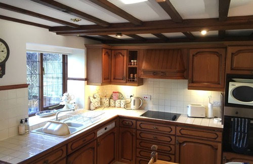Ardens Grafton Cottage | Character Holiday Cottage Close to Stratford Upon Avon & the Cotswolds