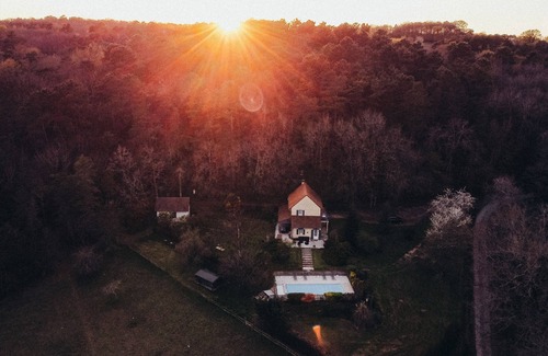 Thenon House | Character house in a quiet, exceptionally green setting + swimming pool