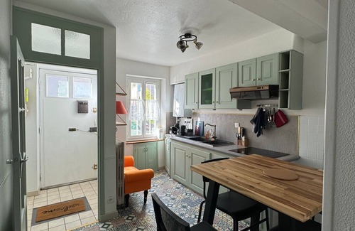 Foix House | Character house, located beneath the Château de Foix. Ideal for families.