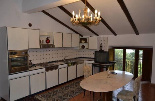Battipaglia Apartment | Characteristic nineteenth-century farmhouse. Typical residence