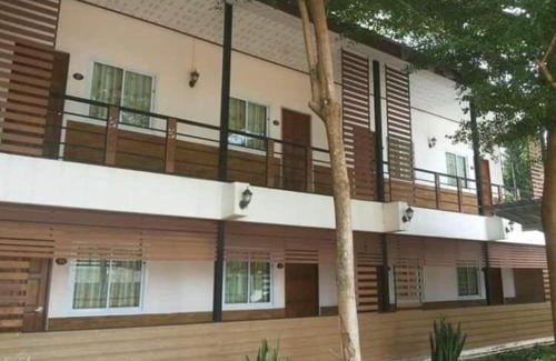 Trang House | Charlee House