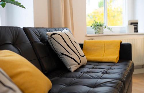 Gohlis-Mitte Apartment | Charles & Kätchen living Gohlis