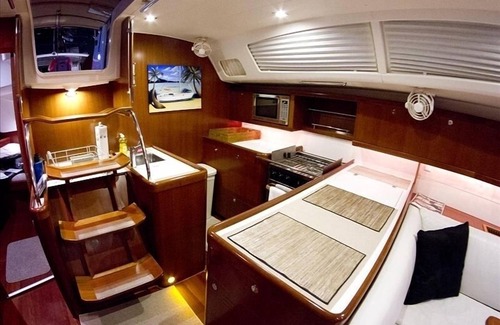 Downtown Charleston Boat Rental | Charleston's Premiere 50ft Luxury Sailing Yacht, 'Fate' and Kismet Party Yacht