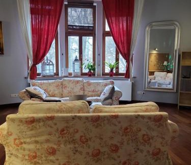 Tarnow Apartment | Charlotte Apartment