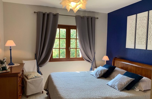 Tavers Bed & Breakfast | Charm in the Heart of Loire Valley with Wifi