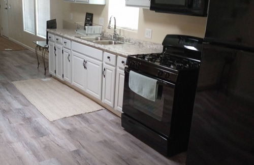Tucson House | Charm remodeled 2b 2b with 2/p space only 7 minutes from down town