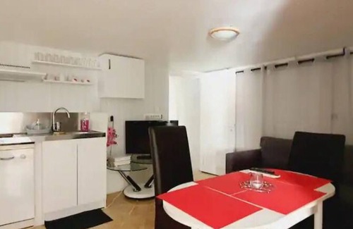 La Ferte-Gaucher Apartment | Charmant Appartement Avec Piscine