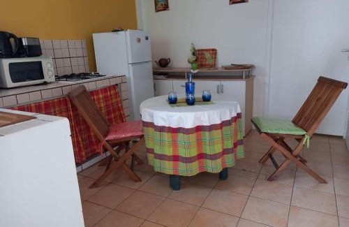 Sainte-Anne Apartment | Charmant appart T1, cosy, climatisé - à 5 mn des belles plages de Ste Anne