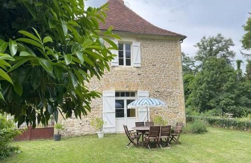 Saint-Medard-d'Excideuil House | Charmante Maison de Campagne au Bord de l'Eau avec Grand Jardin - Périgord Vert, Animaux Acceptés - FR-1-616-338