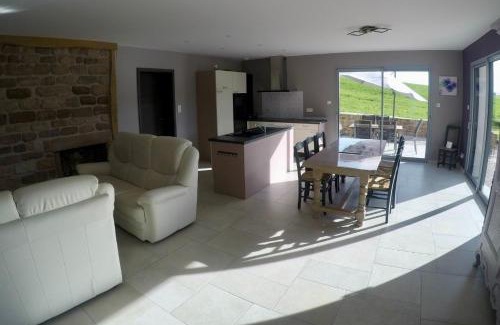 Lepanges-sur-Vologne Apartment | Charmant gîte, au calme, avec vue imprenable sur la nature environnante