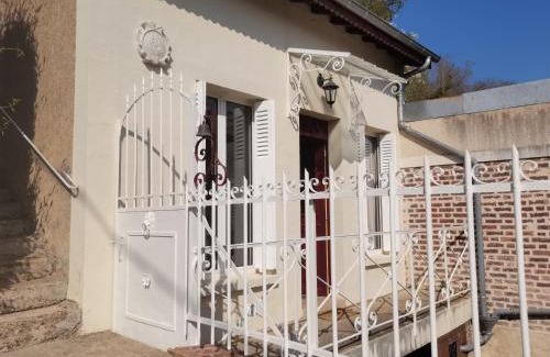 Montoire-sur-le-Loir House | Charmant gîte duplex du bon accueil