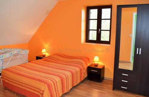 Chemille-sur-Indrois House | Charmant Gîte Familial proche du Lac de Chemillé-sur-Indrois, 3 Ch, Jardin, Activités, Châteaux. - FR-1-381-375