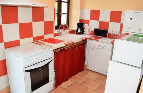 Chemille-sur-Indrois House | Charmant Gîte Familial proche du Lac de Chemillé-sur-Indrois, 3 Ch, Jardin, Activités, Châteaux. - FR-1-381-375