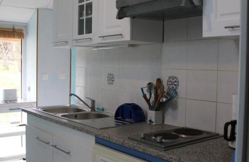 Chatel-de-Neuvre House | Charmant gîte rénové avec jardin, terrasse, cheminée et wifi - animaux acceptés - FR-1-489-22