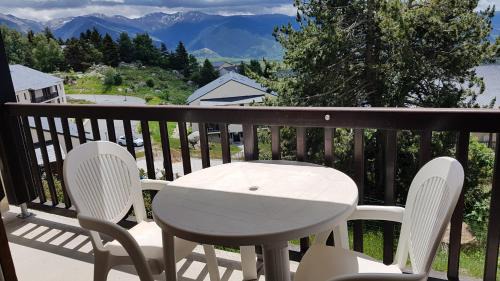 Font-Romeu-Odeillo-Via Apartment | Charmant studio face aux Pyrénées
