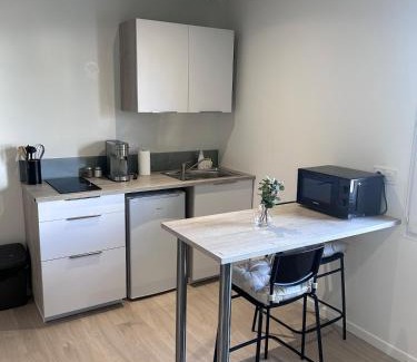 Cournon-dʼAuvergne Apartment | Charmant studio proche A75