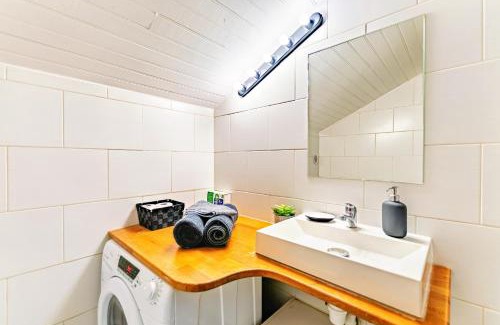 Gorge de Loup Apartment | Charmant studio cosy climatisé et parking securisé à proximité du centre ville de lyon