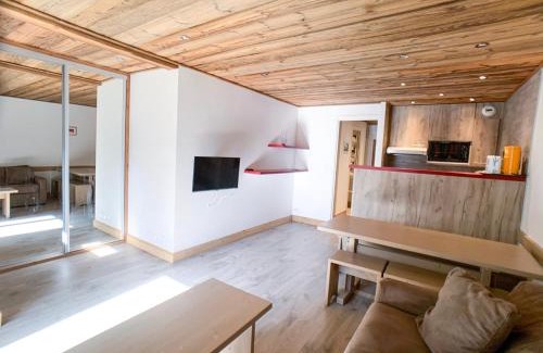 Val Claret Apartment | Charmant studio rénové, lumineux, proche des pistes avec balcon - Tignes Val Claret Haut - FR-1-502-156
