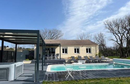 Roussas House | Charmante maison a la campagne
