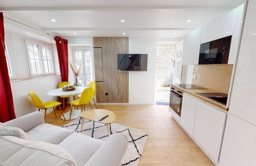 Ouistreham House | Charmante Maison en Pierre - Centre Ville - Plage