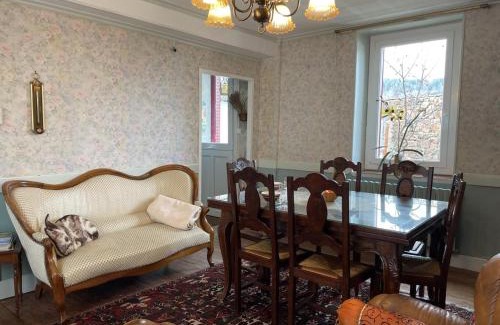 Arfeuilles House | Charmante maison familiale avec cour fermée, proche randonnées et sites naturels - FR-1-489-277