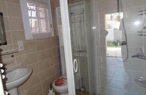 La Faute-sur-Mer House | Charmante maison au calme près de la plage, jardinet privatif, 4 pers, animaux sur demande - FR-1-476-13