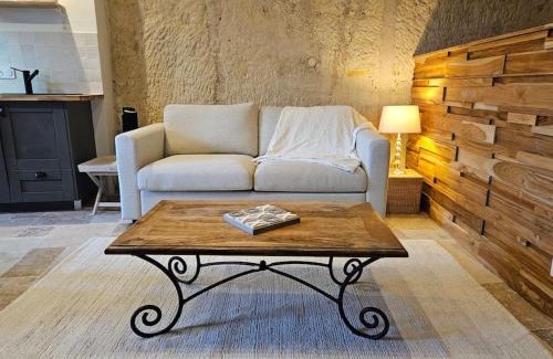 Rochecorbon House | Charmante maison troglodyte Loire Valley