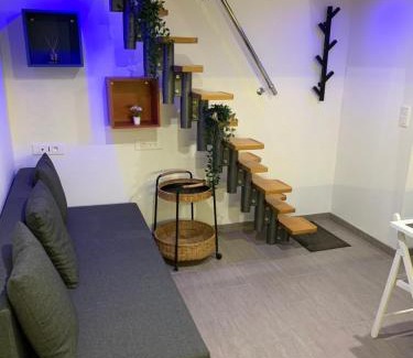 Satillieu House | Charmante petite maison en pierre, avec accès autonome