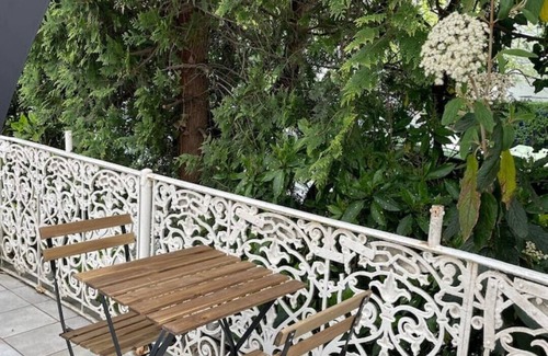 Bad Nauheim Apartment | Charmanter Altbau mit Terrasse am Stadtpark