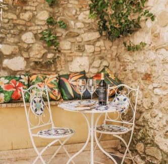 Centro Storico Apartment | Charme in Centro with private parking