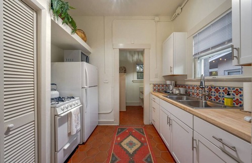 West University House | Charmer/3 Blocks from U of A/1 BR 1 BA/Sleep 3