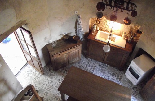 Saint-Christophe-sur-Roc Cottage | Charming old windmill