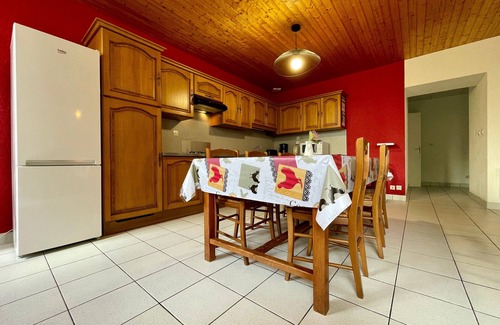 Saint-Julien-Molhesabate Cottage | Charming Nature Retreat: 3-BR Home, Garden, Nearby Hiking & Cycling Trails
