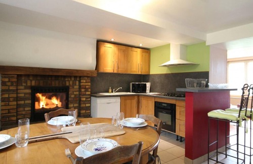 Tinchebray-Bocage Cottage | Charming Rural Home with Garden, Fireplace, Near Mont St Michel & Scenic Hiking!