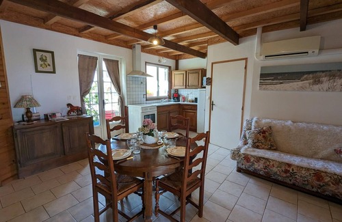 Saint-Sulpice-de-Cognac Cottage | Charming Cottage with Private Garden, Terrace, Fireplace & Close to Vineyards - Pets Welcome!