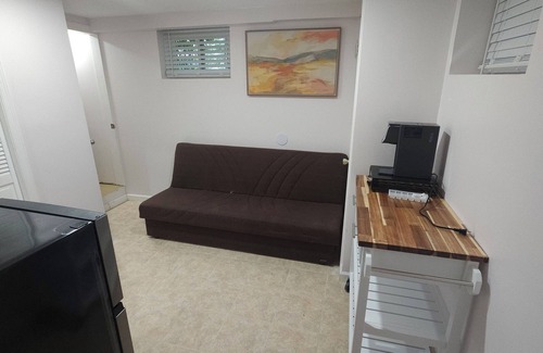 East Brunswick House | Charming 1-bedroom basement unit in a safe and quiet East Brunswick neighborhood