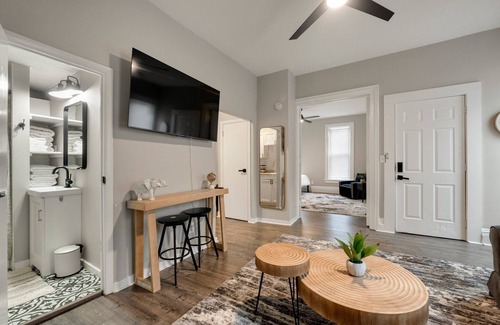 West Central Apartment | Charming 1-bedroom apartment in downtown Fort Wayne