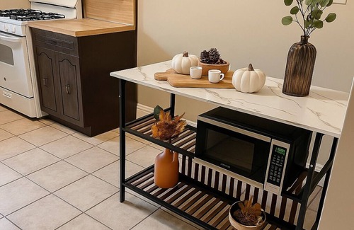 Mamaroneck Apartment | Charming 1-bedroom apt walk to Train and DownTown area with WiFi, AC