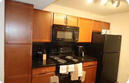 Marietta Apartment | Charming 1-bedroom apartment in fabulous Marietta with fitness room, AC