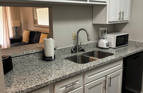 Memorial Apartment | Charming 1-bedroom apartment in cool Houston with AC, WiFi