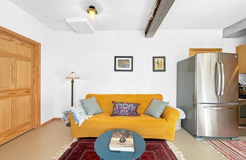 Weston Apartment | Charming 1-bedroom apartment in downtown historic Weston