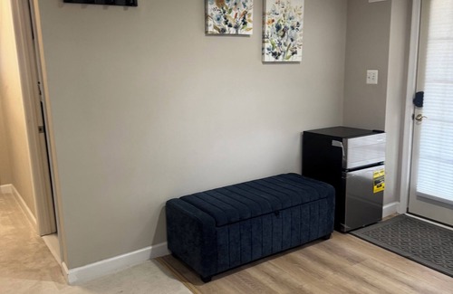 Germantown House | Charming 1-bedroom house in Germantown with AC, WiFi