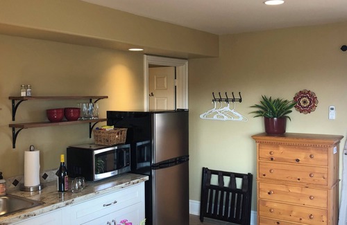 North Ridge House | Charming 1-bedroom house in Escondido with AC, WiFi, quiet and private, views